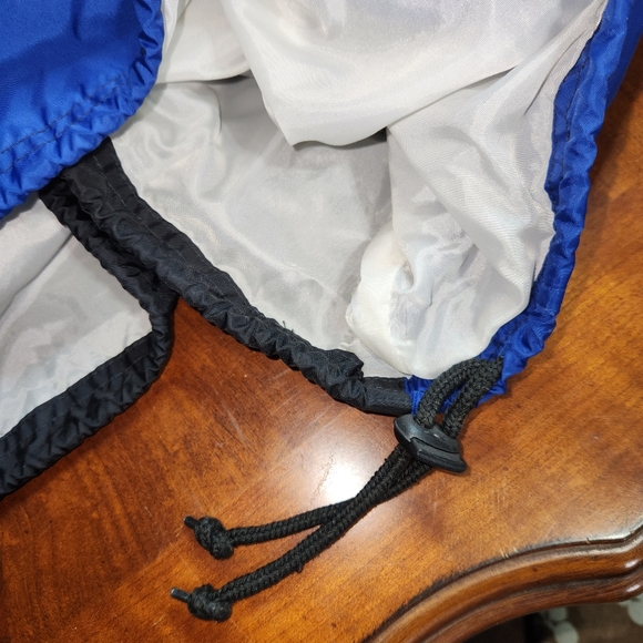 Port Authority Pullover Windbreaker, Fleetwood RV - Picture 8 of 9